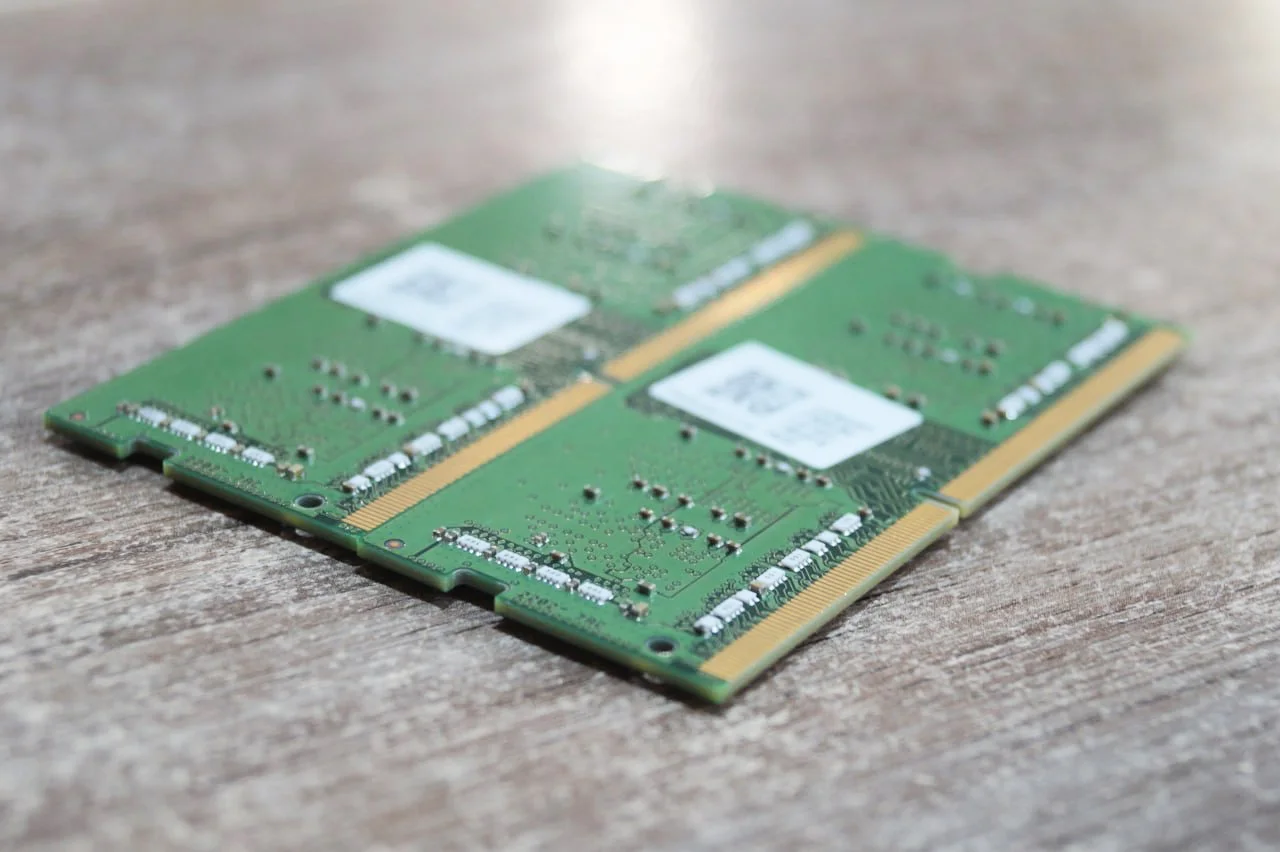 Пам'ять для ноутбуків SK Hynix (HMAA1GS6CJR6N) 16 GB (8+8 KIT) GB SO-DIMM DDR4 3200 MHz preview 2