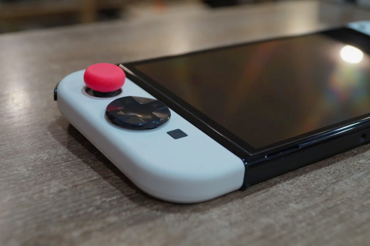 Портативна ігрова консоль Nintendo Switch OLED + USB адаптер 8BitDo USB Wireless Adapter Б/У preview 3