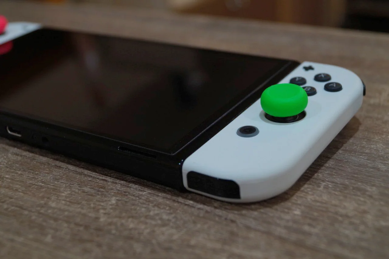 Портативна ігрова консоль Nintendo Switch OLED + USB адаптер 8BitDo USB Wireless Adapter Б/У preview 4