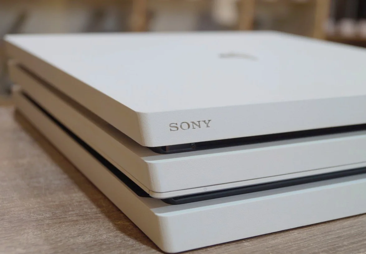 Ігрова консоль Sony PlayStation 4 PRO White 1TB Б/У preview 3
