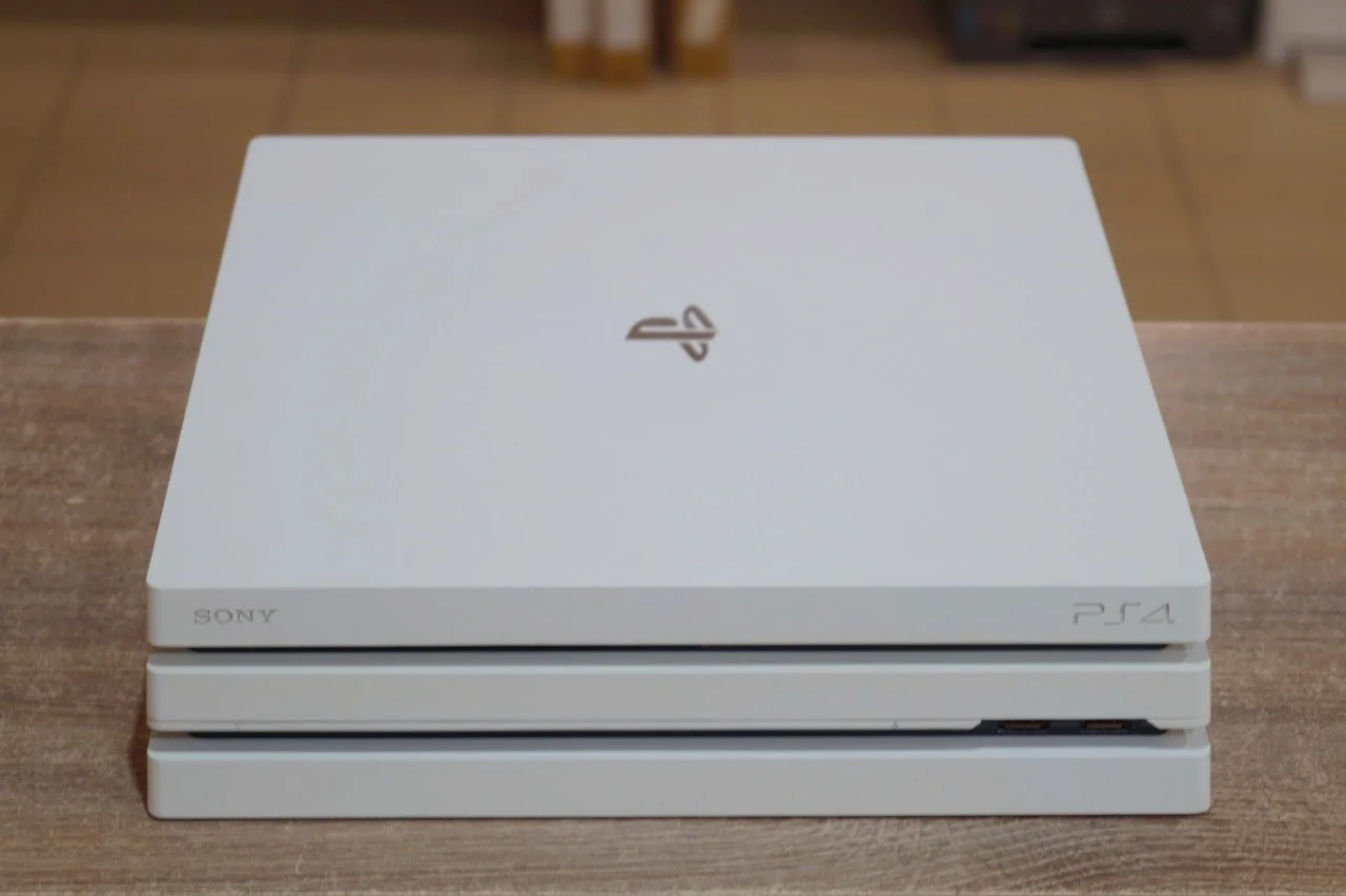 Ігрова консоль Sony PlayStation 4 PRO White 1TB Б/У preview 2