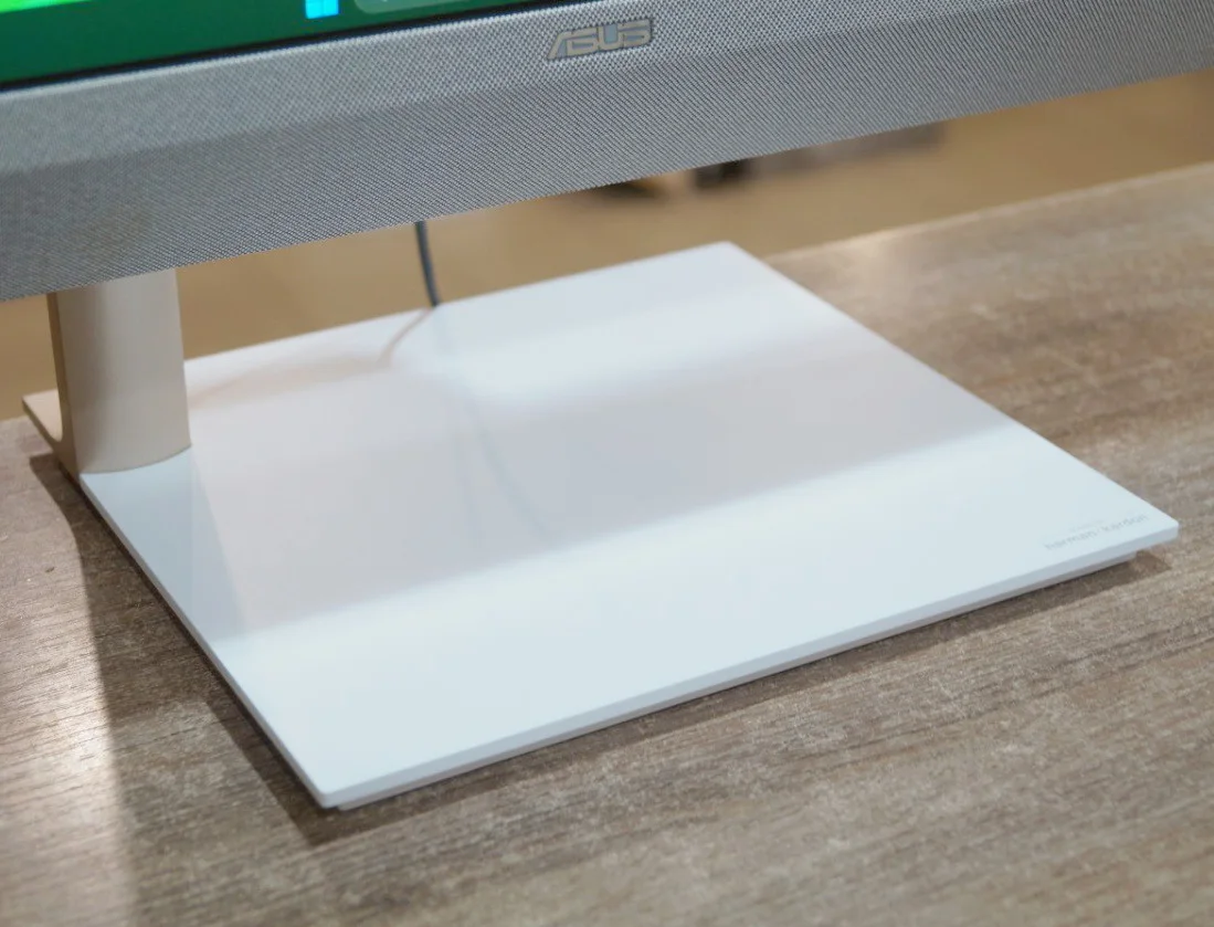 Моноблок Asus All-in-One F5401WUAK Б/У preview 3