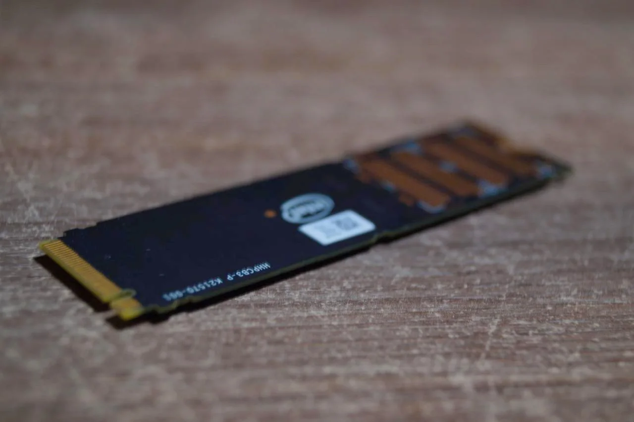SSD накопичувач Intel 760p Series 1 TB (SSDPEKKW010T8) Б/У preview 2