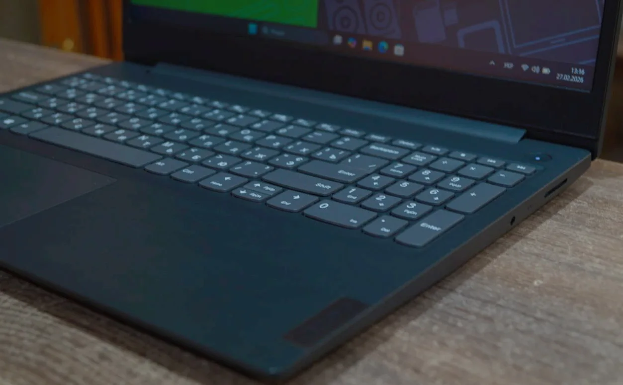 Ноутбук Lenovo IdeaPad 3 15IGL05 Б/У preview 4