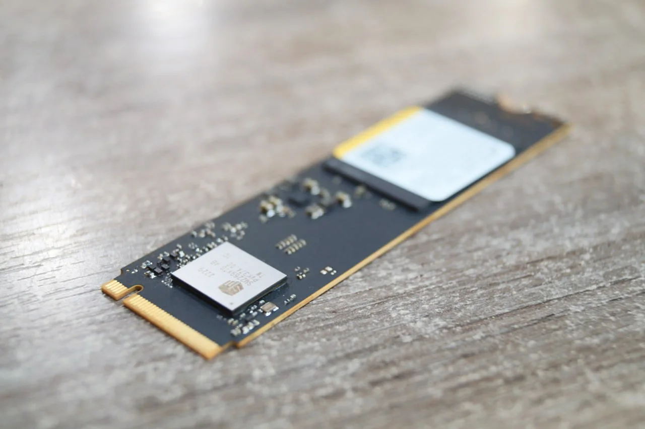 SSD накопичувач Micron 2400 1 TB Б/У preview 2