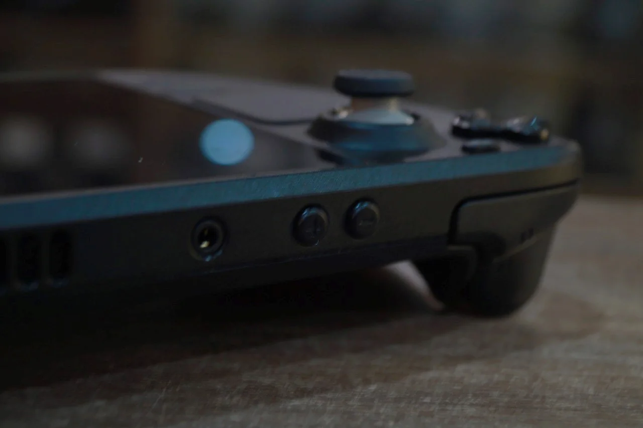 Портативна ігрова консоль Valve Steam Deck 64 ГБ Б/У preview 3