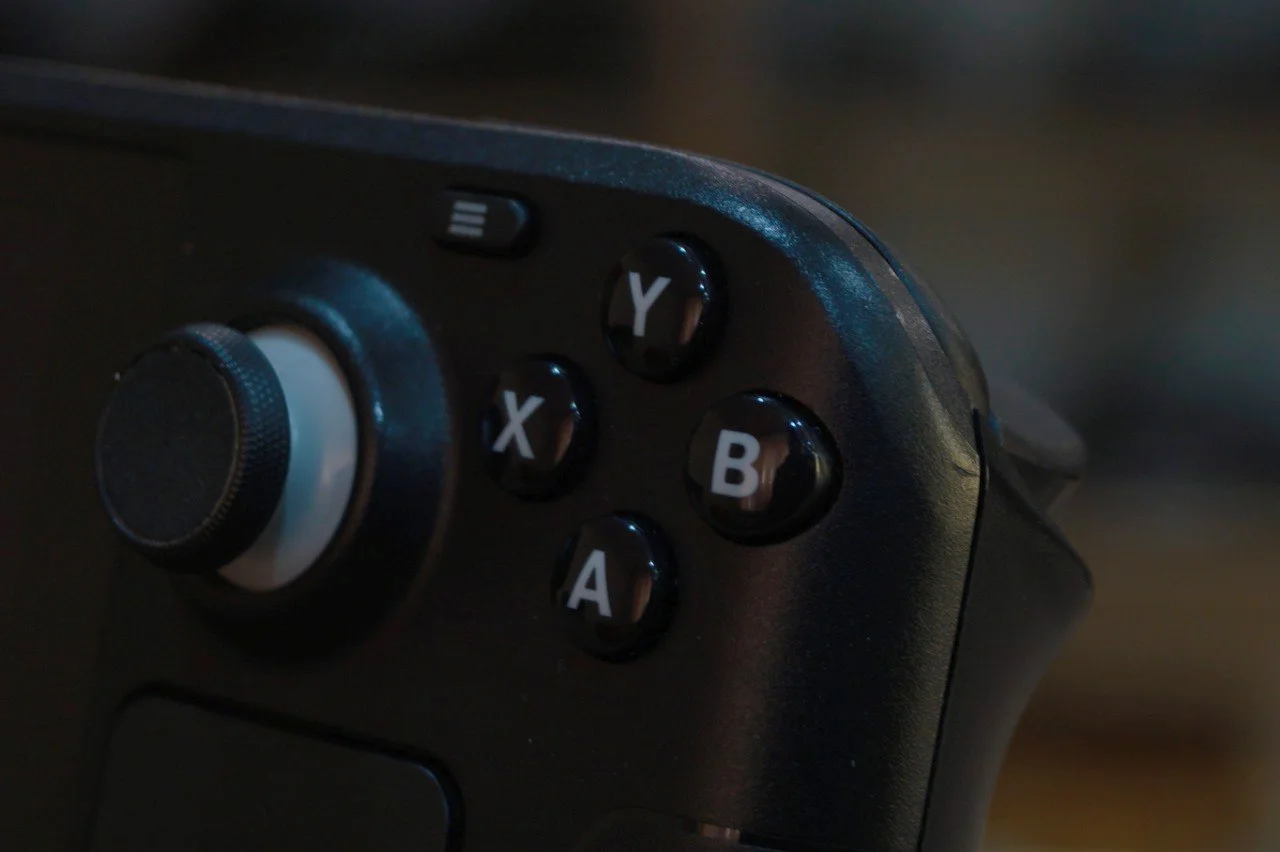 Портативна ігрова консоль Valve Steam Deck 64 ГБ Б/У preview 2