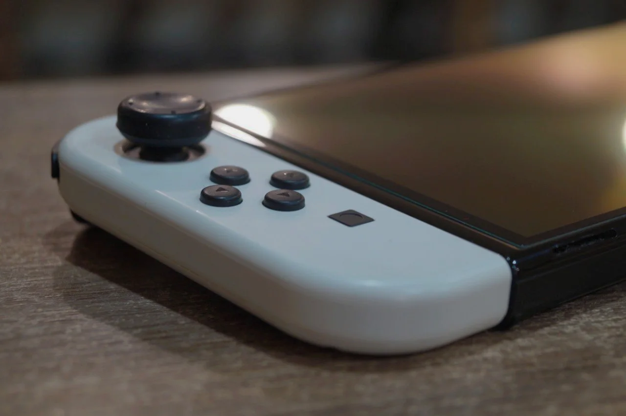 Ігрова консоль Nintendo Switch OLED Б/У preview 3