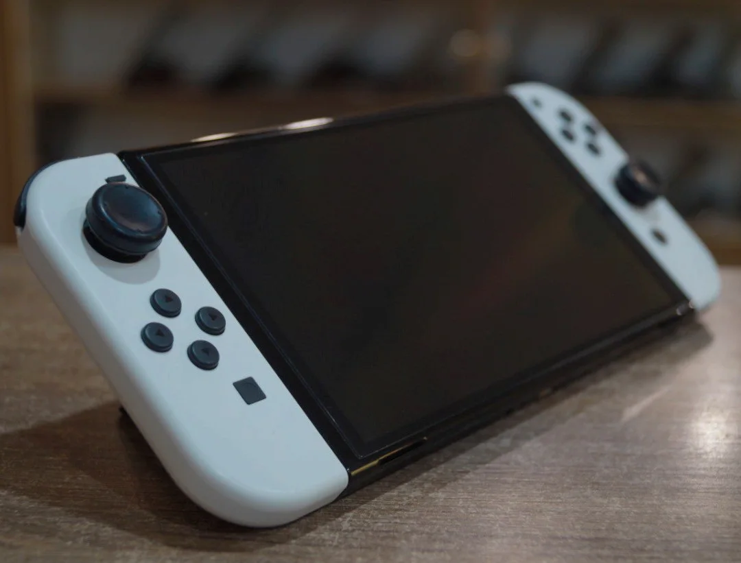 Ігрова консоль Nintendo Switch OLED Б/У preview 2