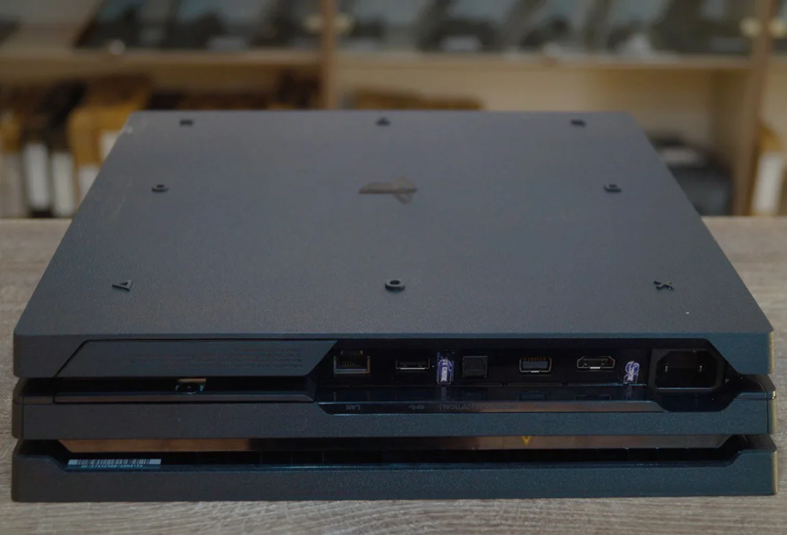 Ігрова консоль Sony PlayStation 4 PRO 1TB Б/У preview 3