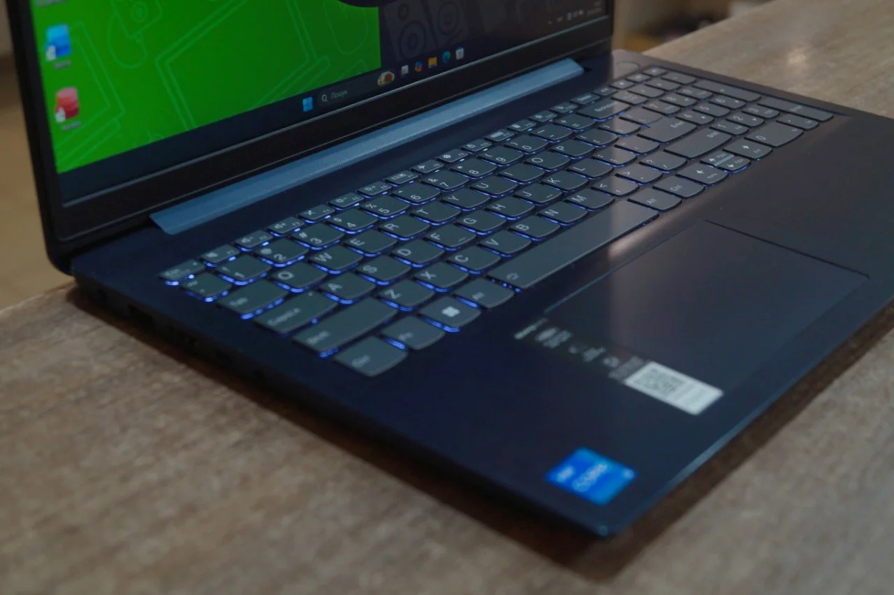 Ноутбук Lenovo IdeaPad 3 15IAU7 Б/У preview 7