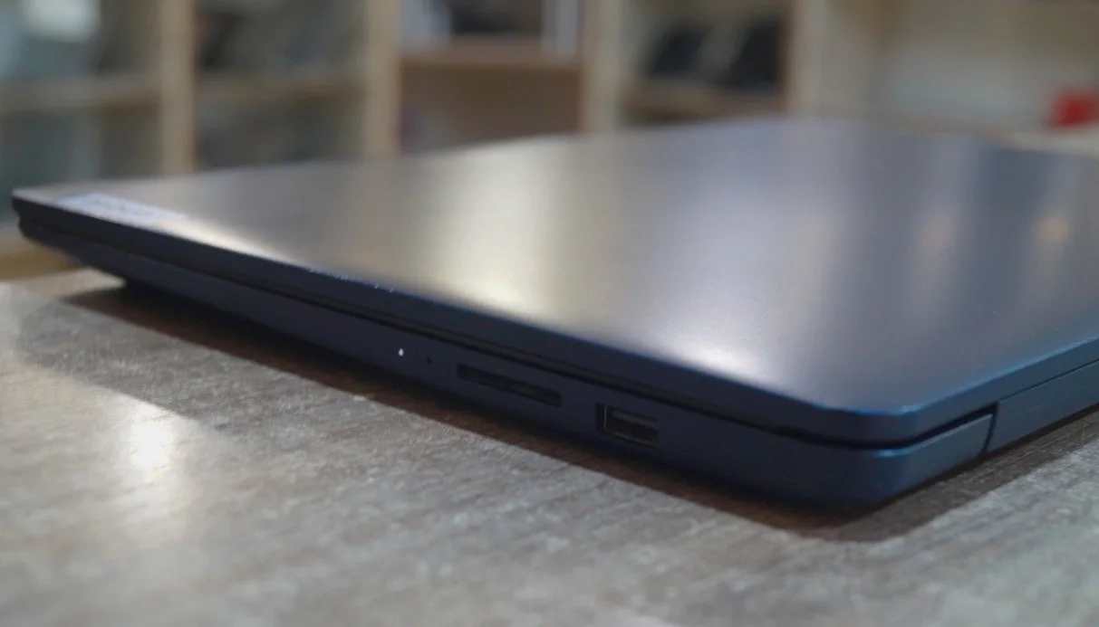 Ноутбук Lenovo IdeaPad 3 15IAU7 Б/У preview 8