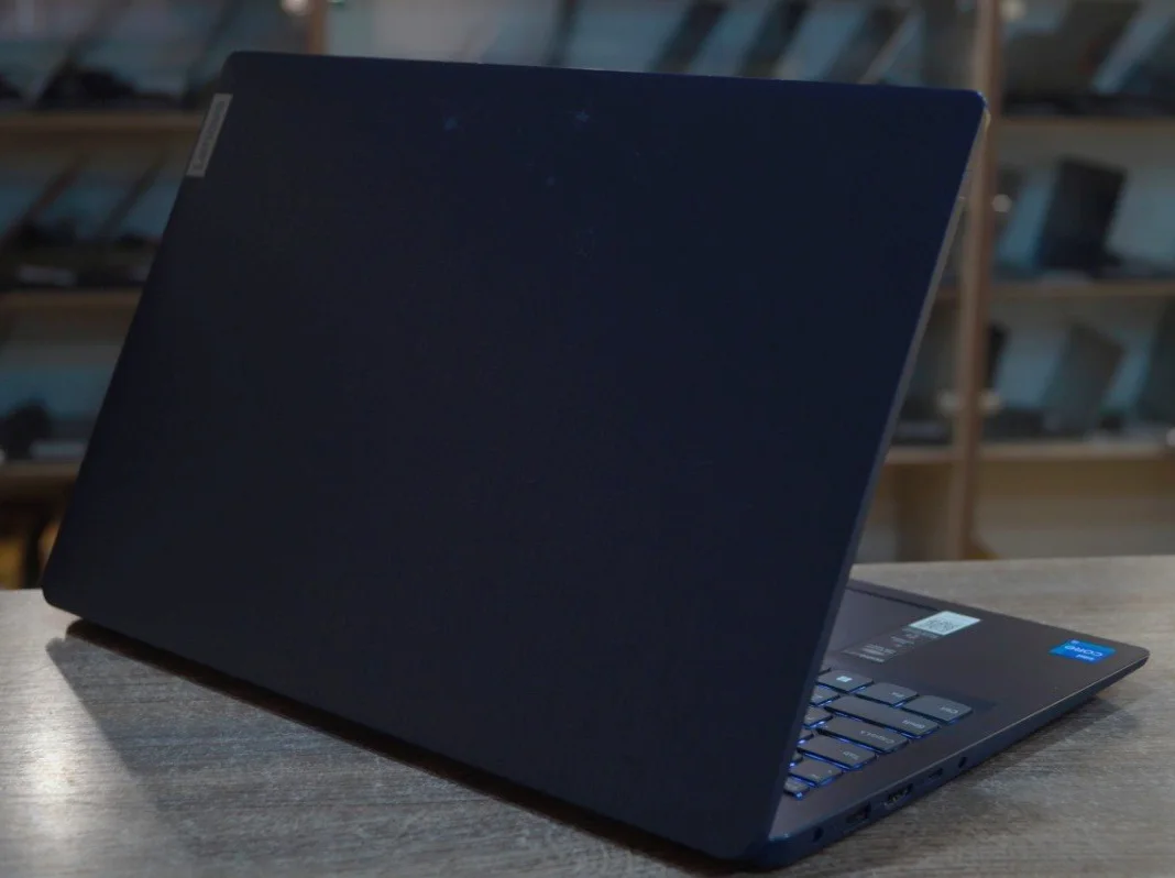 Ноутбук Lenovo IdeaPad 3 15IAU7 Б/У preview 2