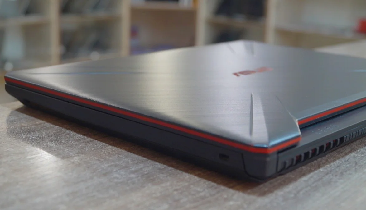 Ноутбук Asus TUF Gaming FX505DY Б/У preview 3