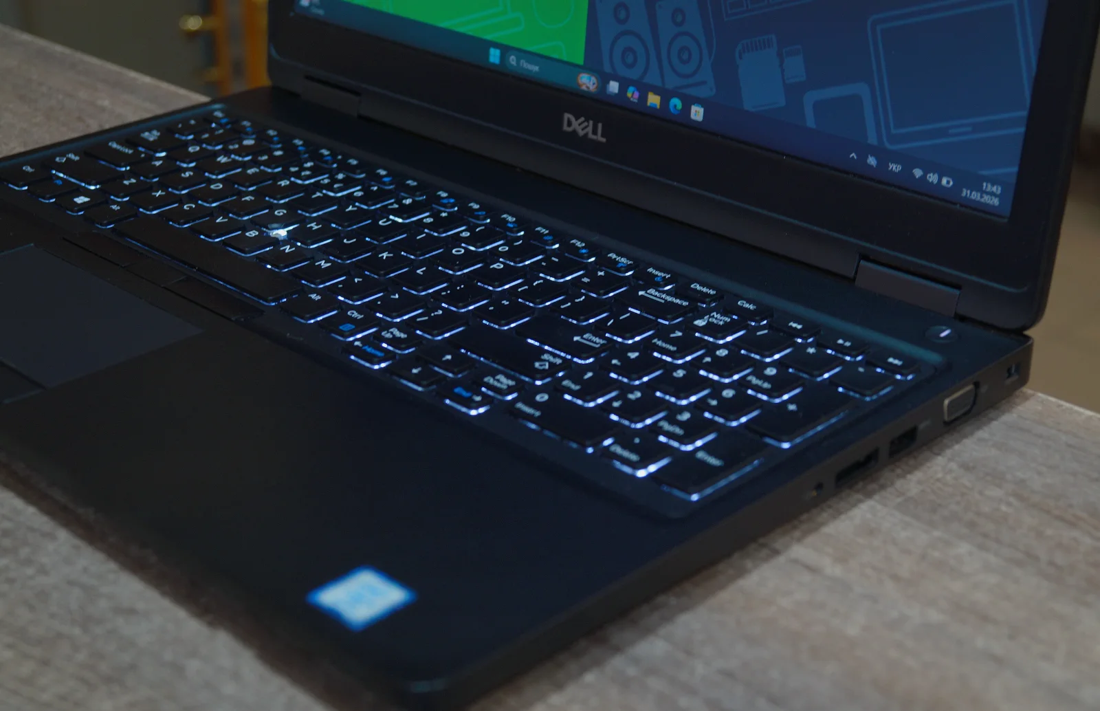 Ноутбук Dell Latitude 5590 Б/У preview 3