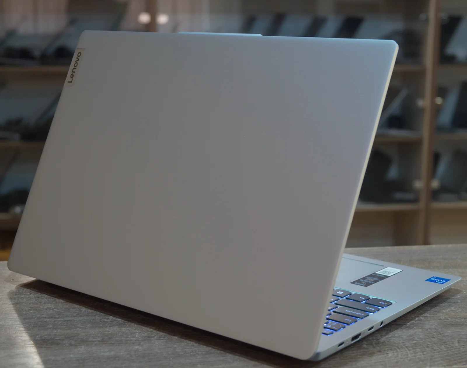 Ноутбук Lenovo IdeaPad Slim 5 16IRL8 Б/У preview 4