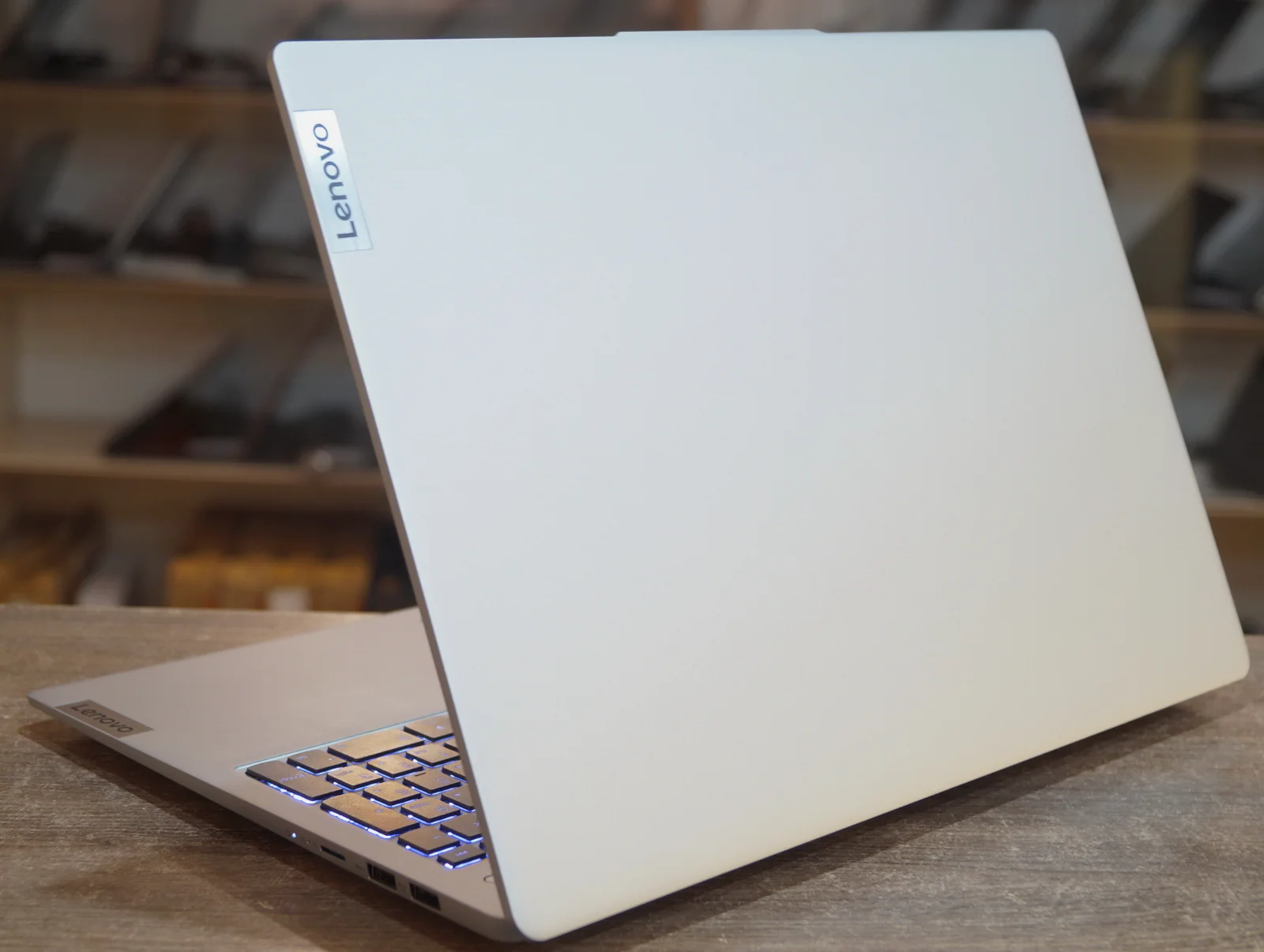 Ноутбук Lenovo IdeaPad Slim 5 16IRL8 Б/У preview 5