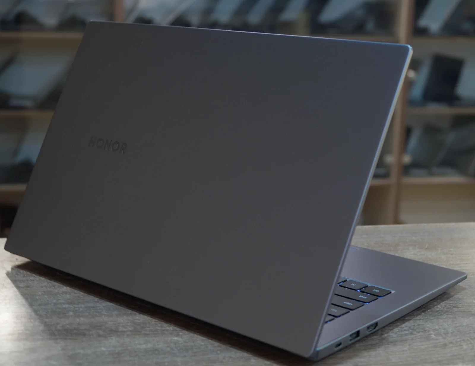 Ноутбук HONOR MagicBook X 14 Б/У preview 4