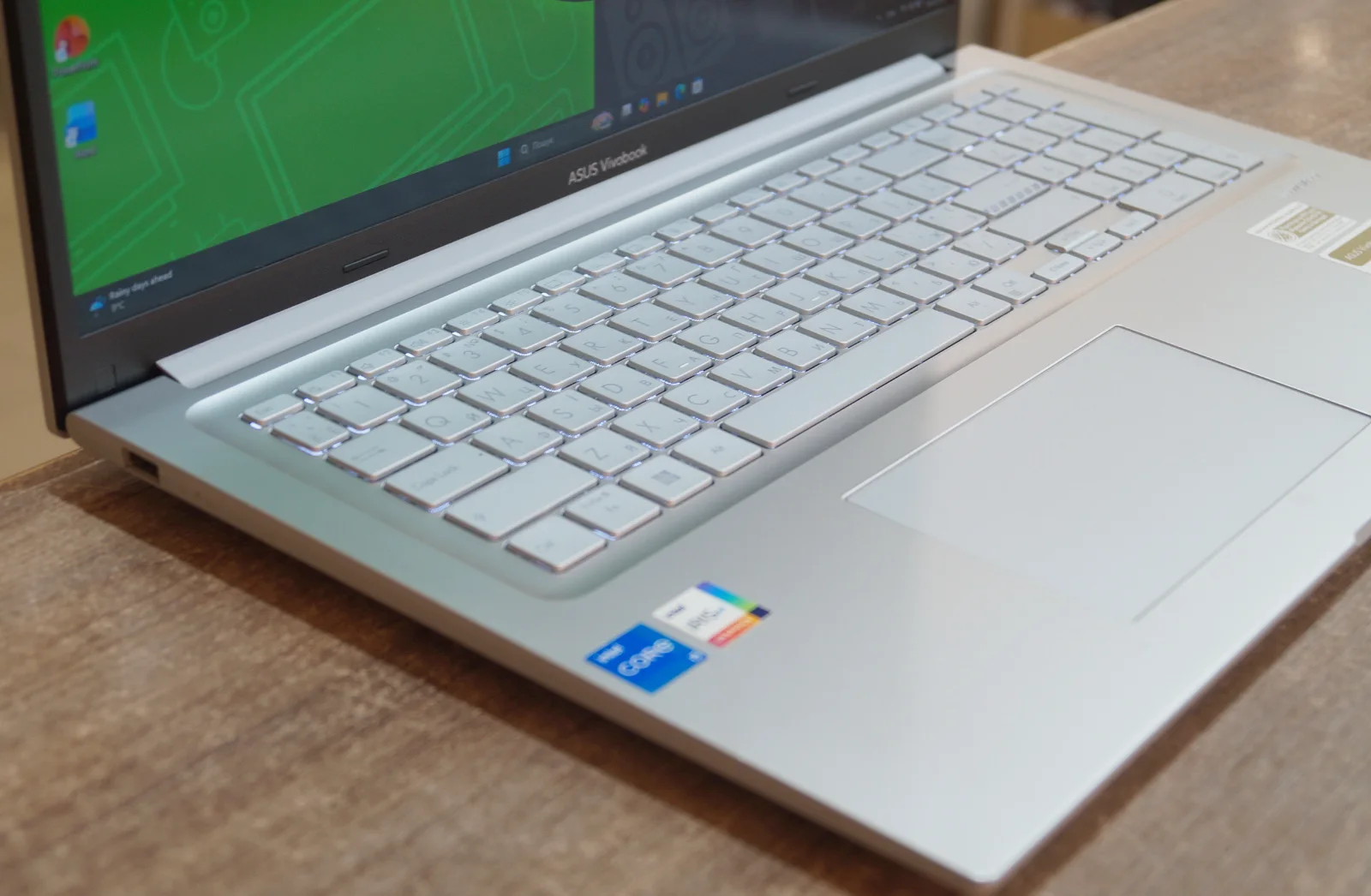 Ноутбук Asus VivoBook 17 X1700ZA Б/У preview 2