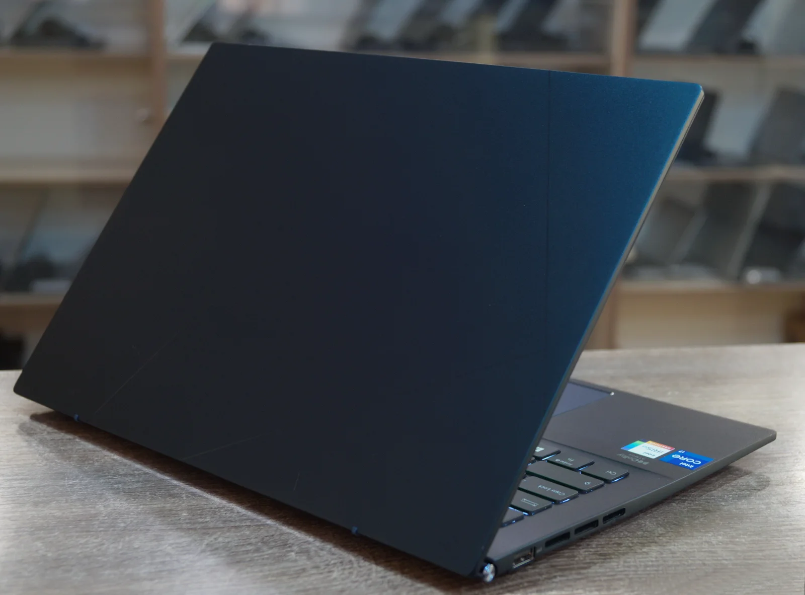 Ноутбук Asus ZenBook UX320VA Б/У preview 4