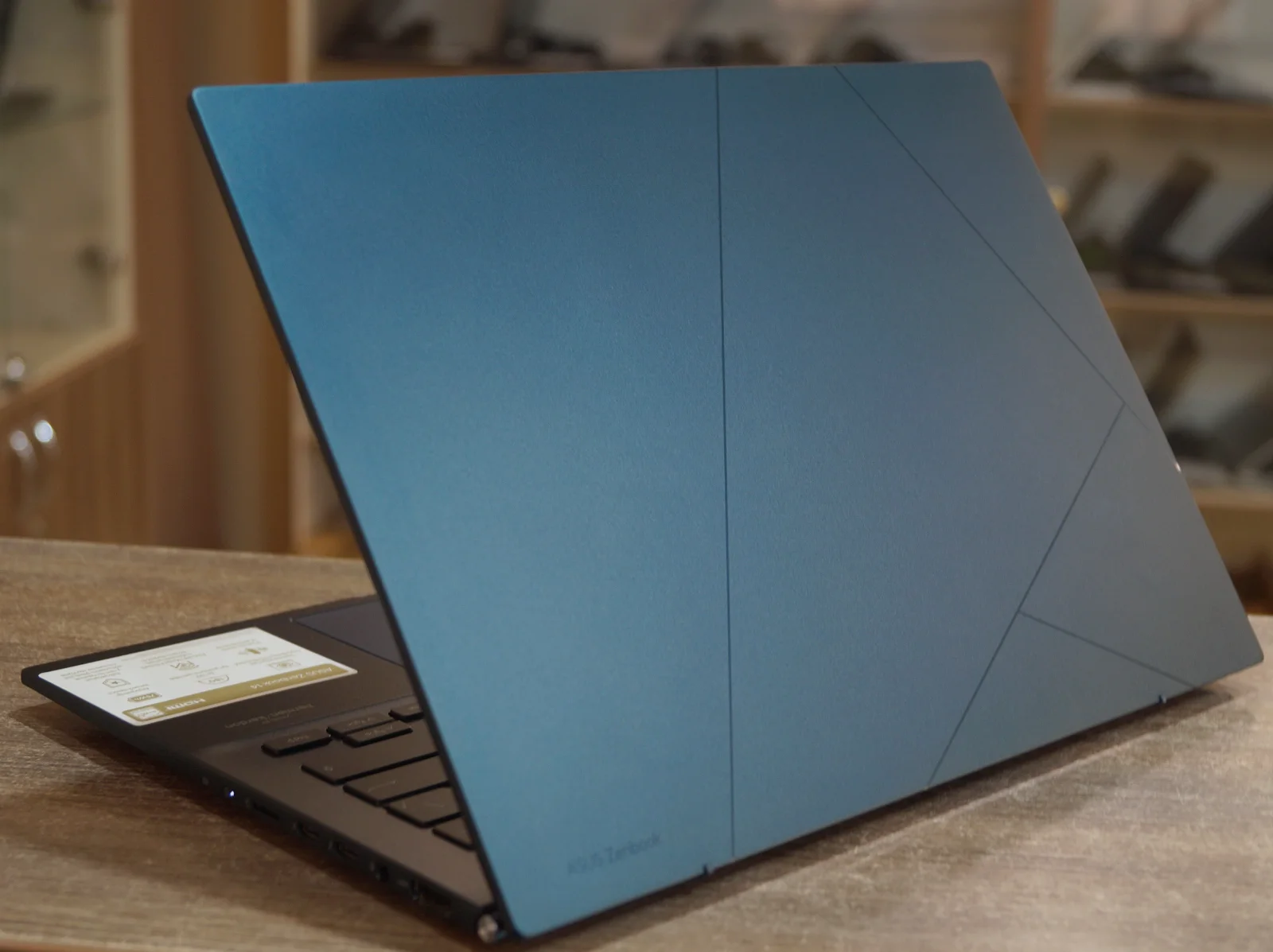 Ноутбук Asus ZenBook UX320VA Б/У preview 5
