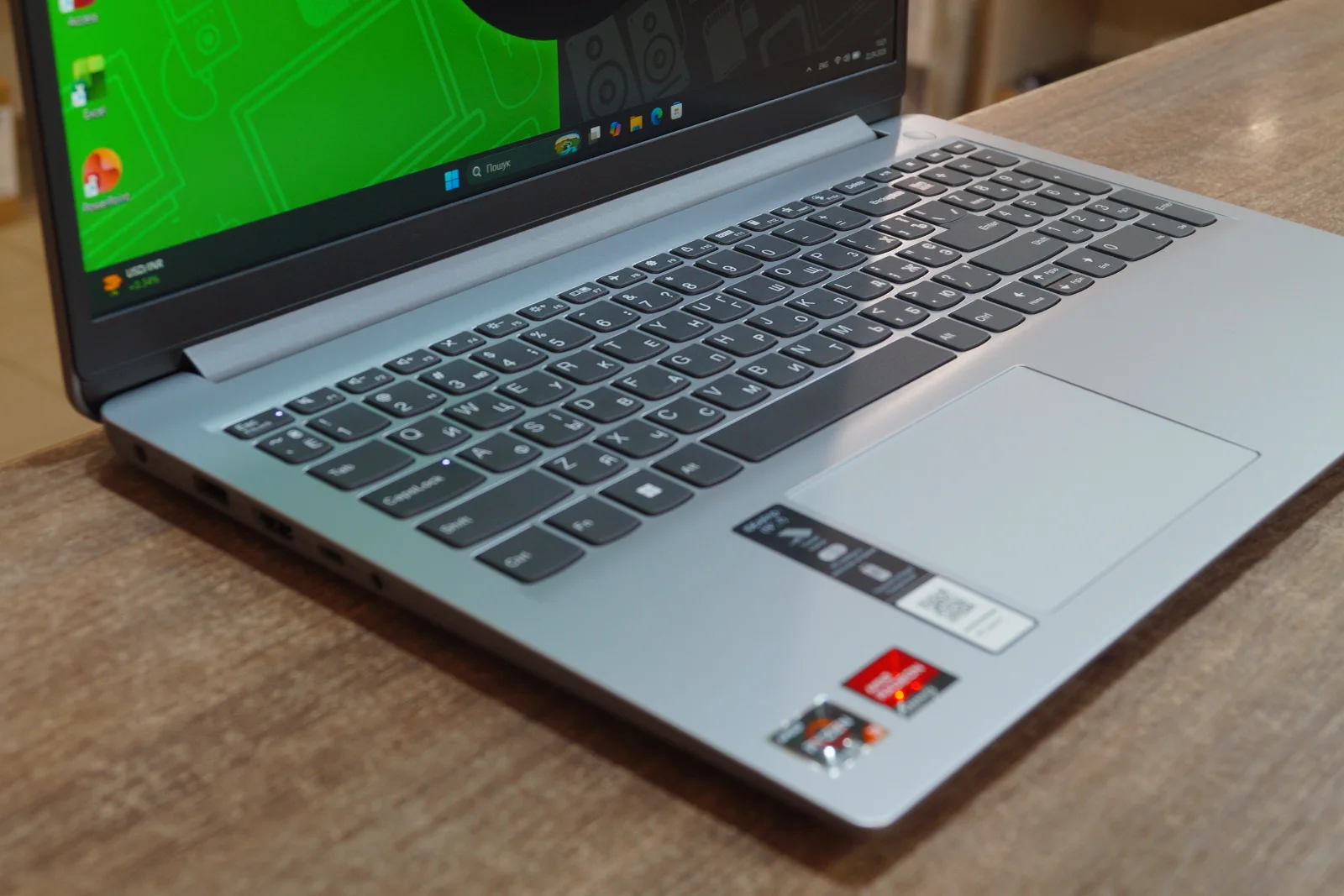 Ноутбук Lenovo IdeaPad 1 15AMN7 Б/У preview 2