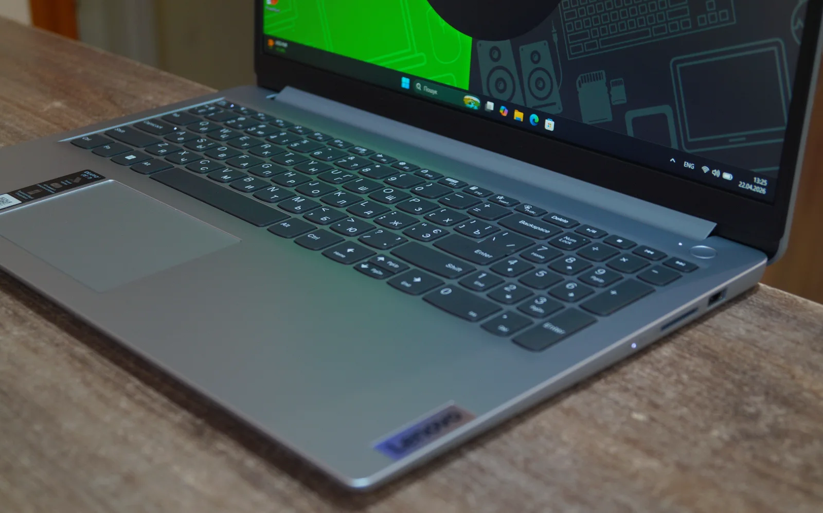 Ноутбук Lenovo IdeaPad 1 15AMN7 Б/У preview 3