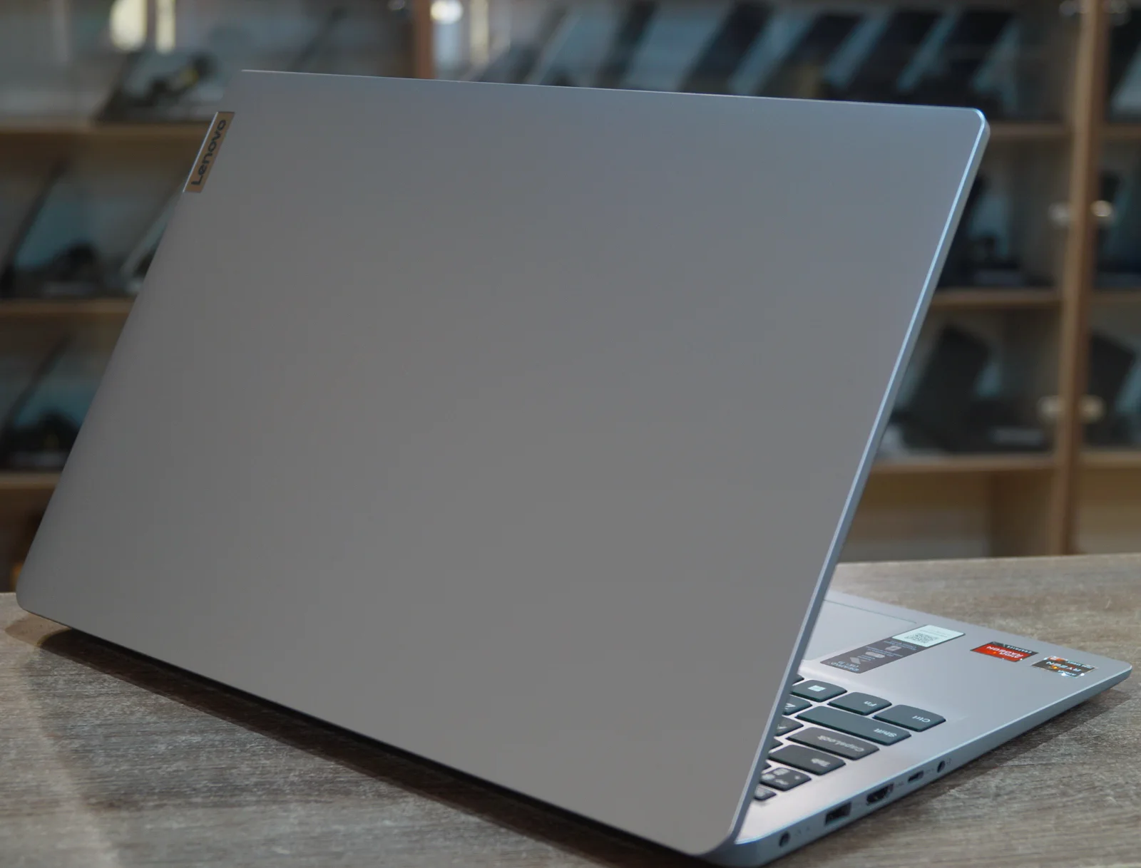 Ноутбук Lenovo IdeaPad 1 15AMN7 Б/У preview 4