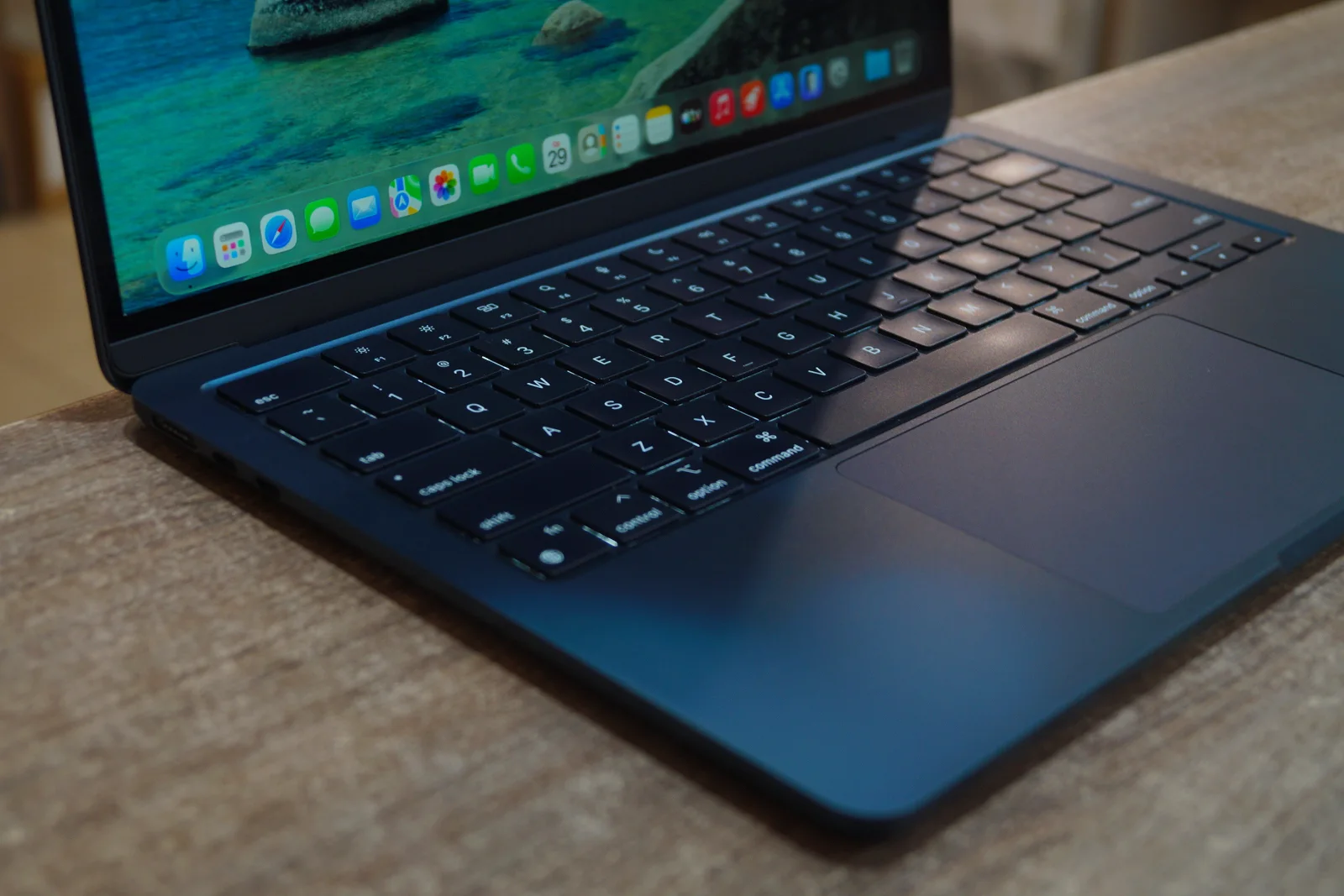 Apple MacBook Air M2 2022 Б/У preview 2