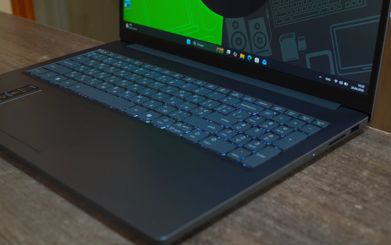 Ноутбук Lenovo IdeaPad Slim 3 16ARP10 Б/У preview 3