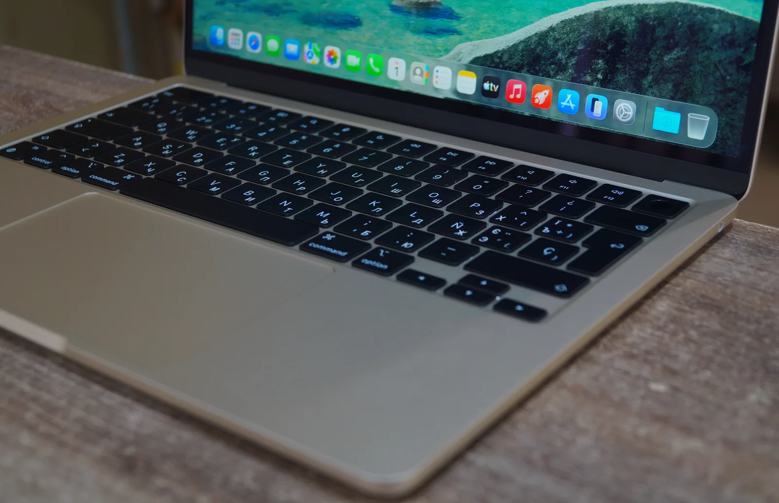 ЯК НОВИЙ Apple MacBook Air M2 2022 (Starlight) Б/У preview 2