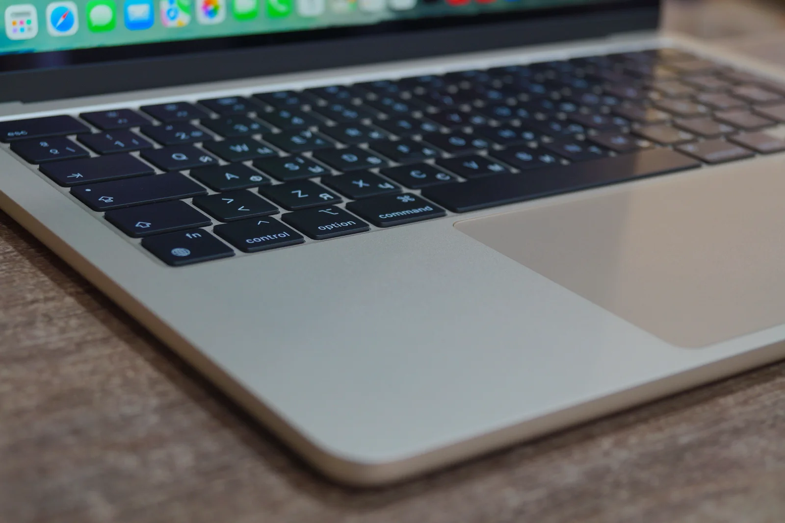 ЯК НОВИЙ Apple MacBook Air M2 2022 (Starlight) Б/У preview 3