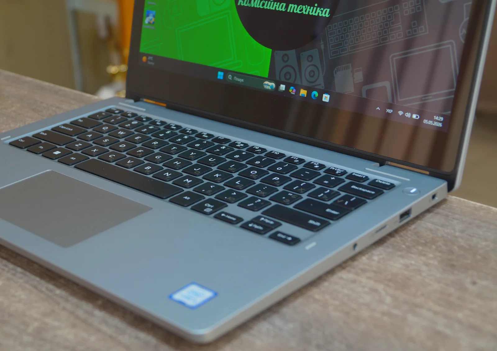 Ноутбук Dell Latitude 3310 2-in-1 Б/У preview 4