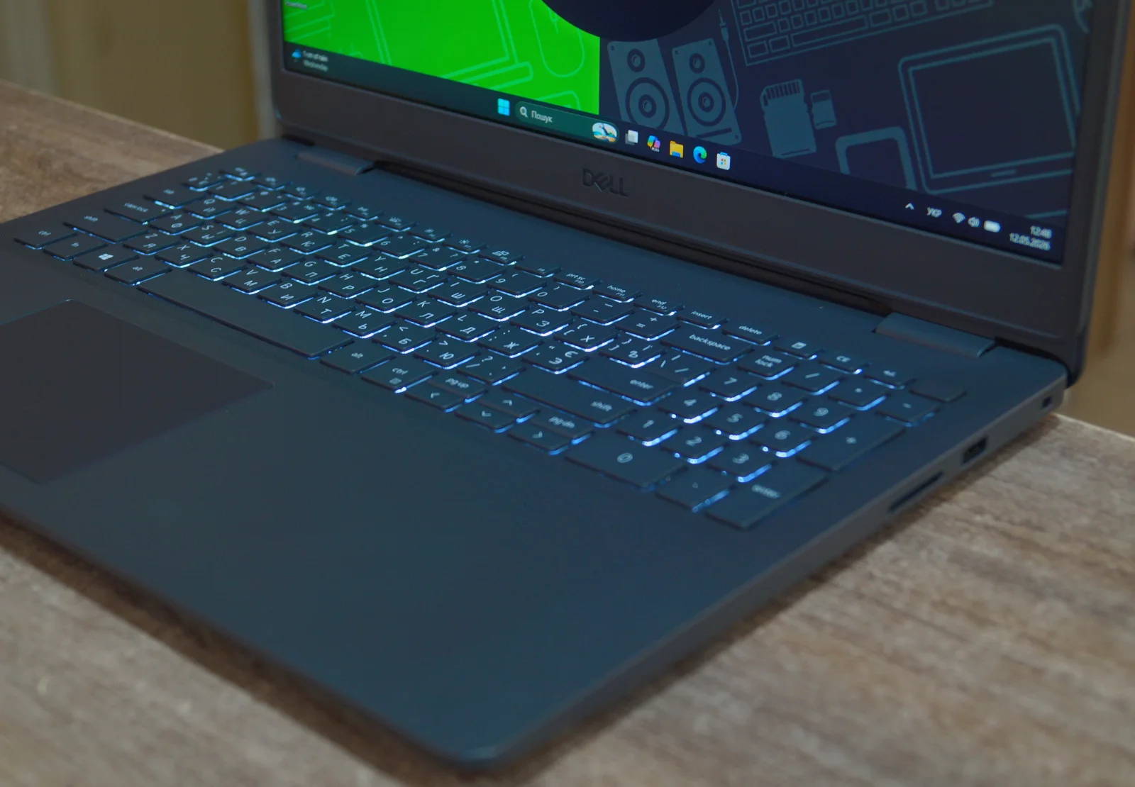 Ноутбук Dell Vostro 3500 Б/У preview 3
