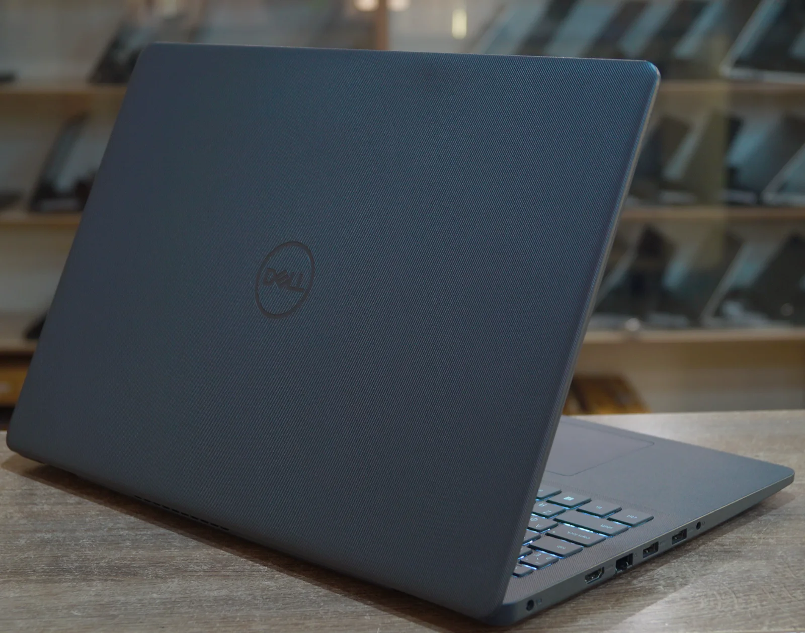 Ноутбук Dell Vostro 3500 Б/У preview 4