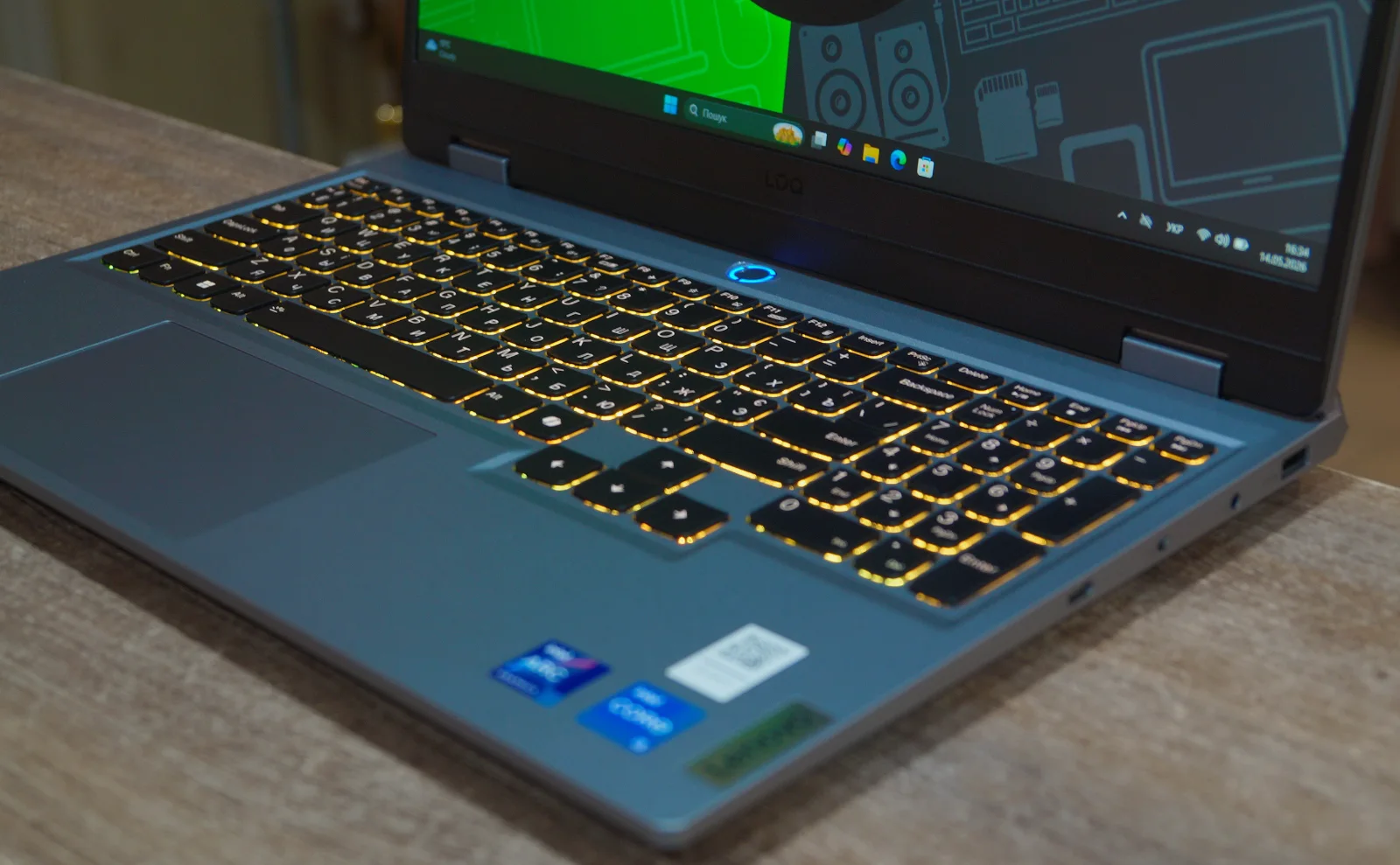 Ноутбук Lenovo LOQ 15IAX9I Б/У preview 3