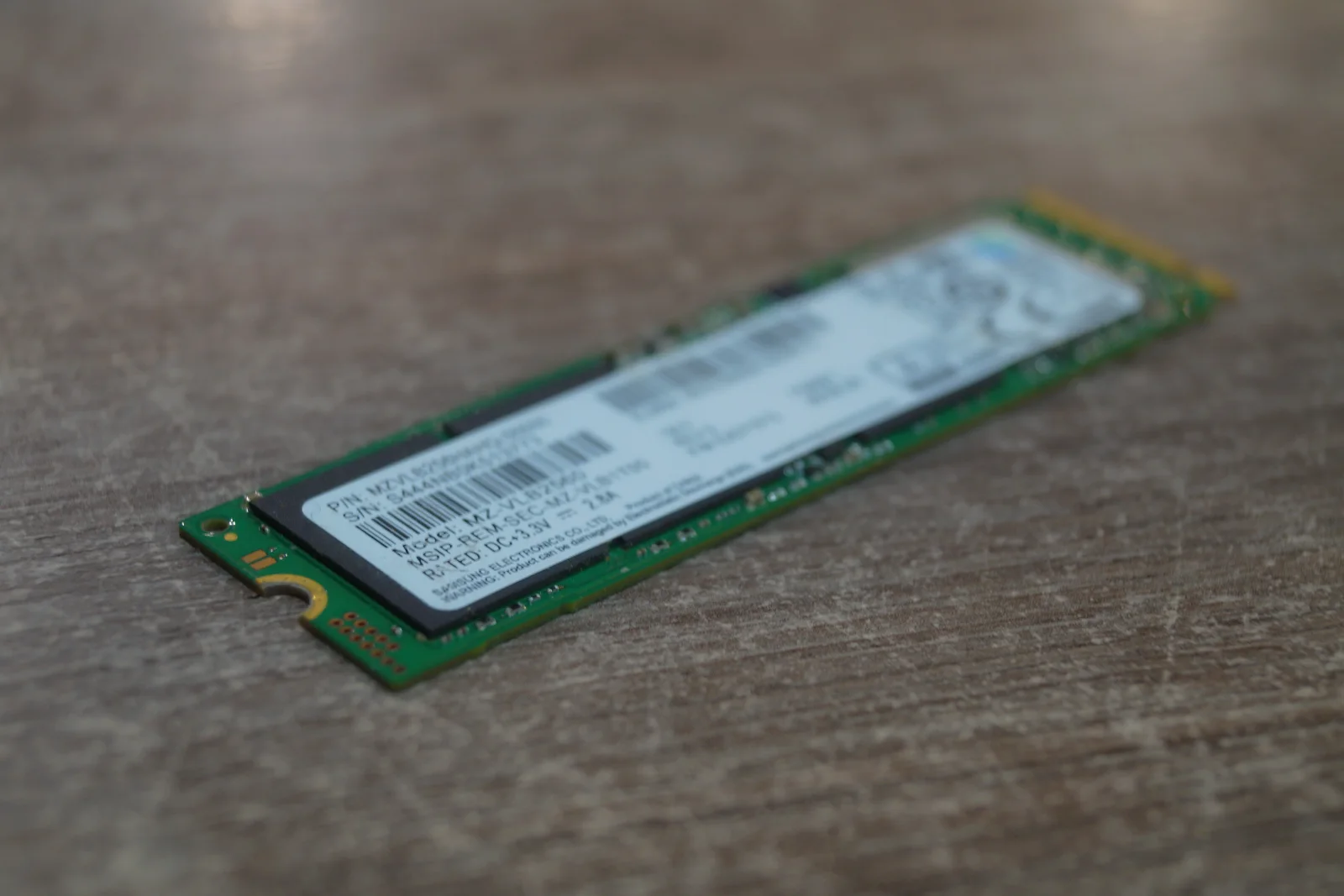 SSD накопичувач Samsung (MZVLB256HAHQ-00000) 256 ГБ Б/У | TVOYO