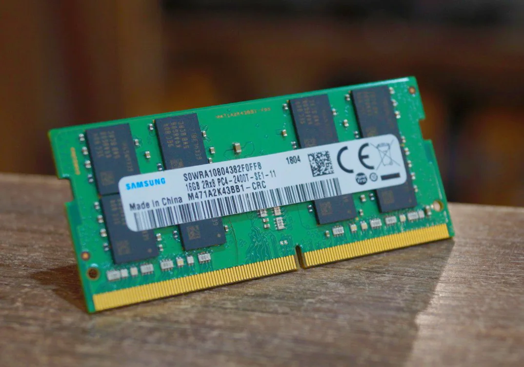 Пам'ять для ноутбуків Samsung M471A2K4 16 GB 2400 МГц 1